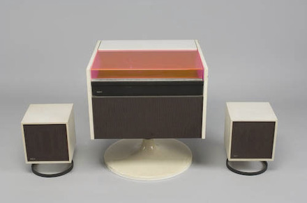 Chaîne stéréophonique RCA (modèle SFA 1094) de la « Collection Forma »