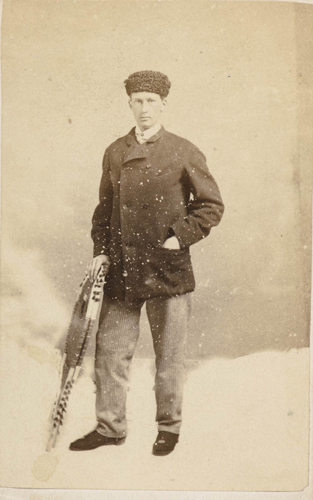 Portrait d'homme, en costume d'hiver, de l'album de la famille Massue-LeMoine